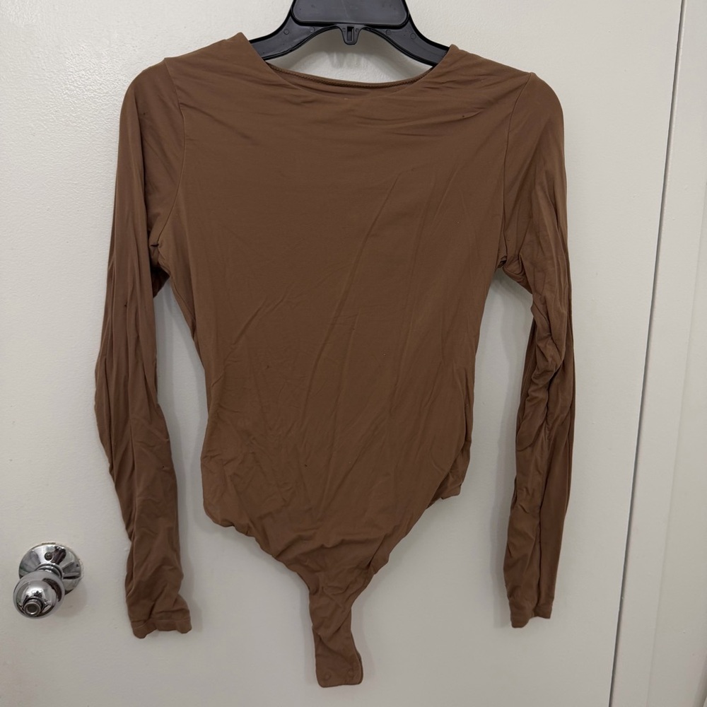 Pumiey Size L Tan Long Sleeve Bodysuit